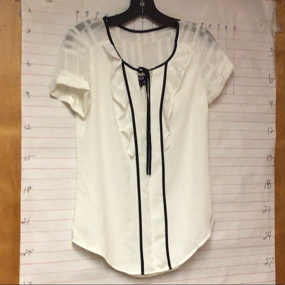 EXPRESS  women's blouse, sz XS.  off white and black - Picture 16 of 16
